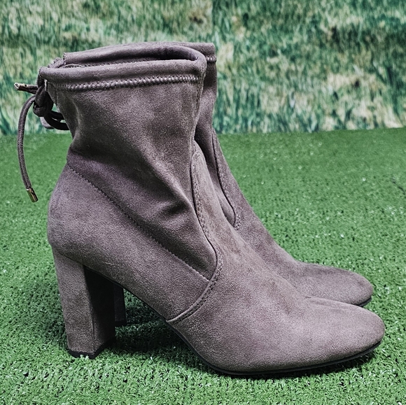 NEW DIRECTIONS | HOLLIS SLOUCHY SHAFT BACK TIE HEELED BOOTS - Picture 2 of 15